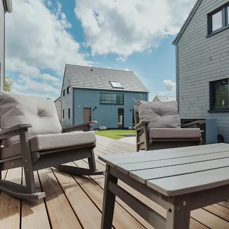 Ferienhaus Neu Rügen Resørt Großzügiges, Gemütliches Familienhaus Liv Mit Terrasse