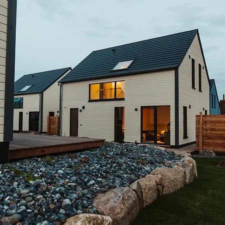 Neu Rügen Resørt Großzügiges, Gemütliches Familienhaus Liv Mit Terrasse